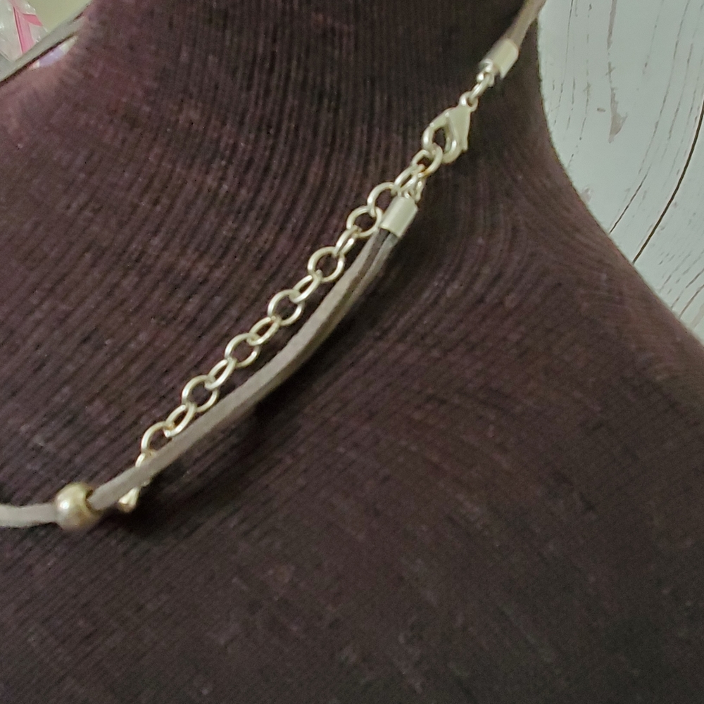 Silvertone, mother of pearl tassle gray necklace - Picture 7 of 11